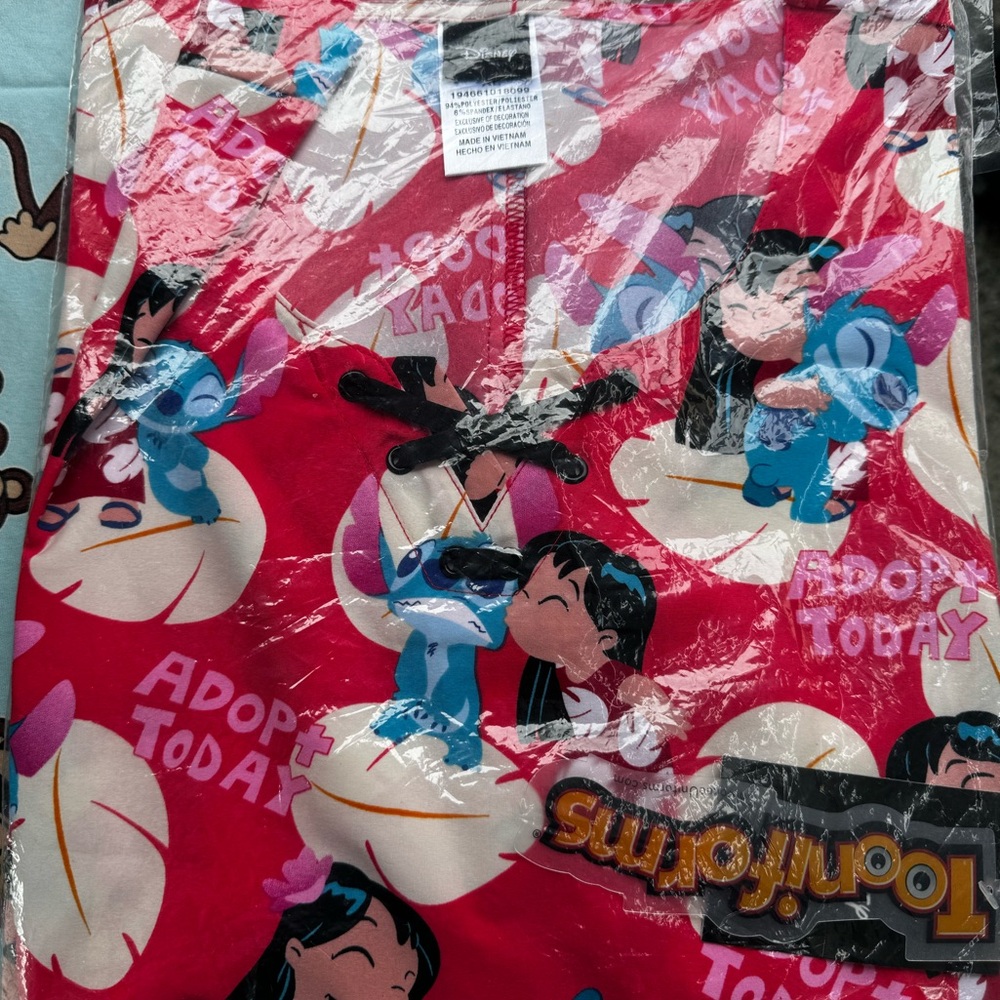 LILO AND STITCH SCRUB TOP